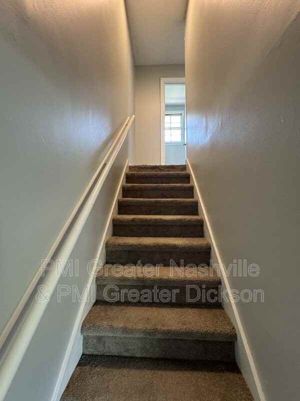 735 Mcpherson Dr - Photo 6 of 13