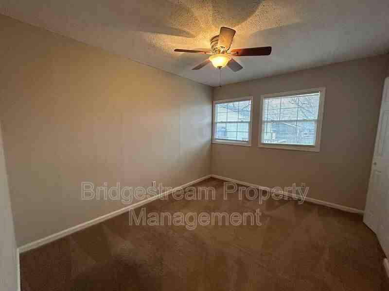 2937 Prentice Dr - Photo 4 of 7