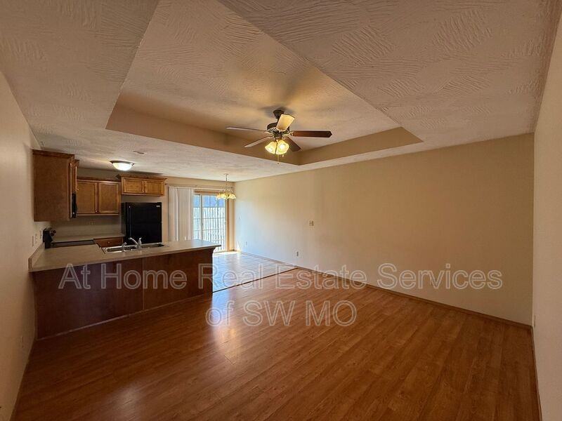 1005 N 25th St - Photo 2 of 14