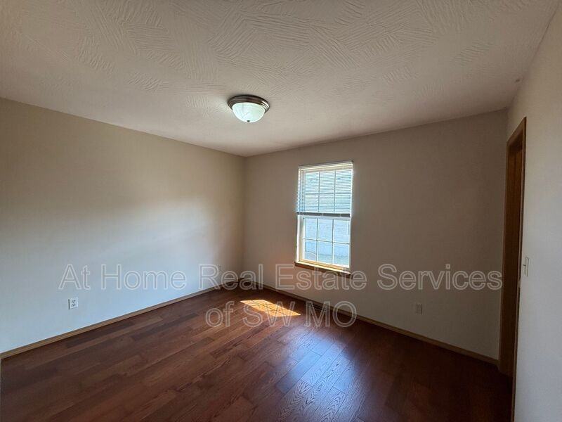 1005 N 25th St - Photo 7 of 14