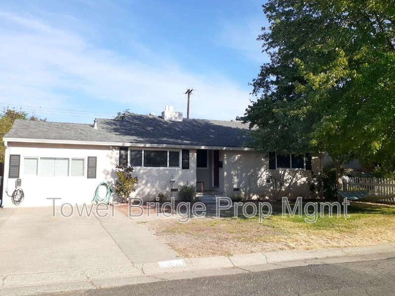 2640 Watson St - Photo 2 of 50