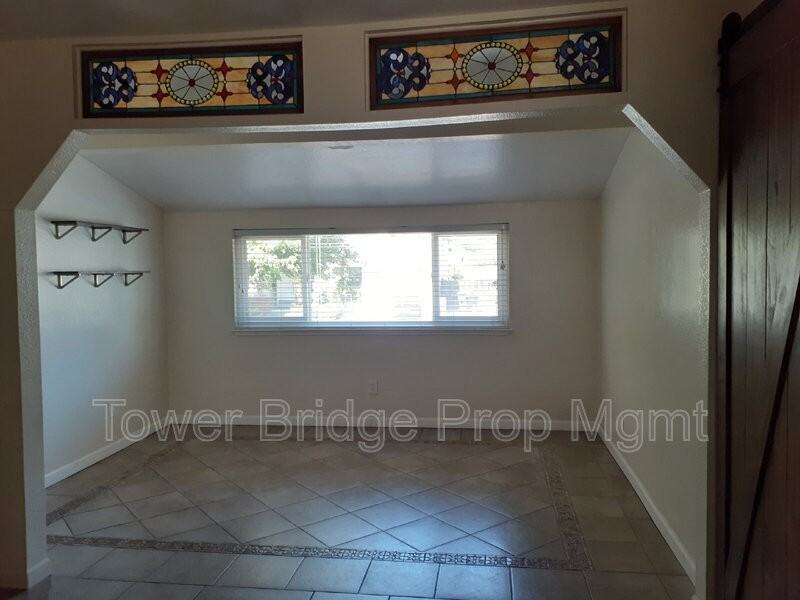 2640 Watson St - Photo 3 of 50