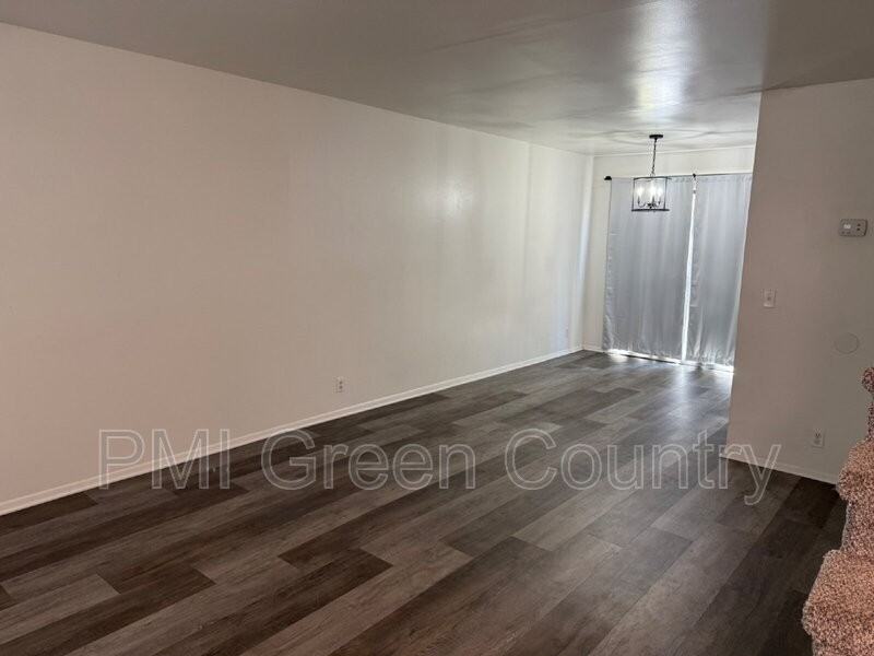 4704 S Darlington Ave #D6 - Photo 3 of 9