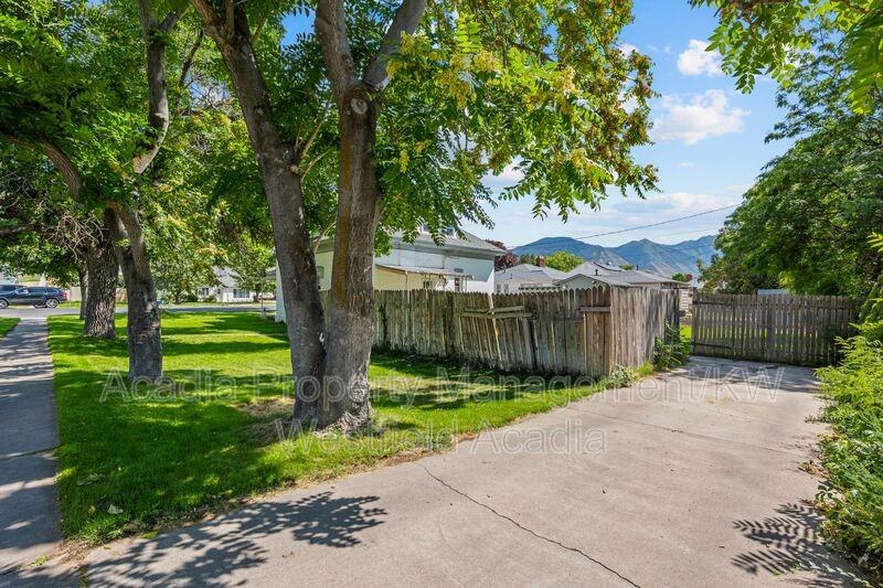 310 Se #2 - Photo 6 of 39