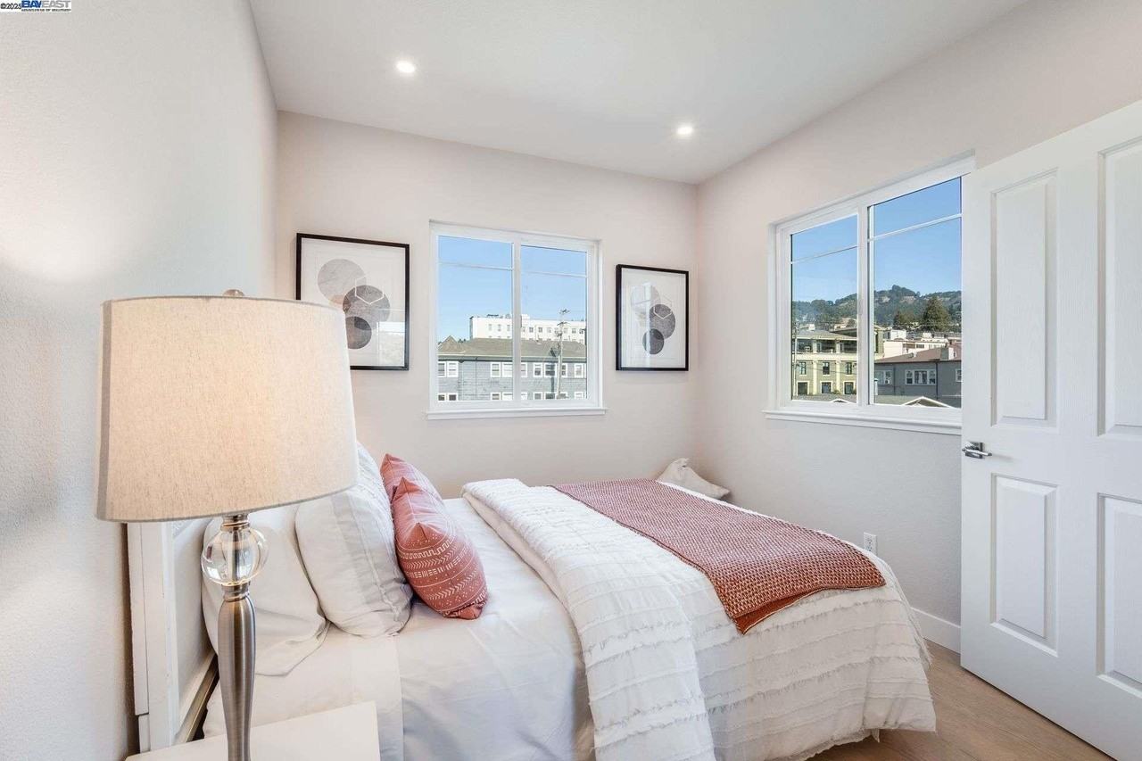 2615 Telegraph Ave - Photo 3 of 11