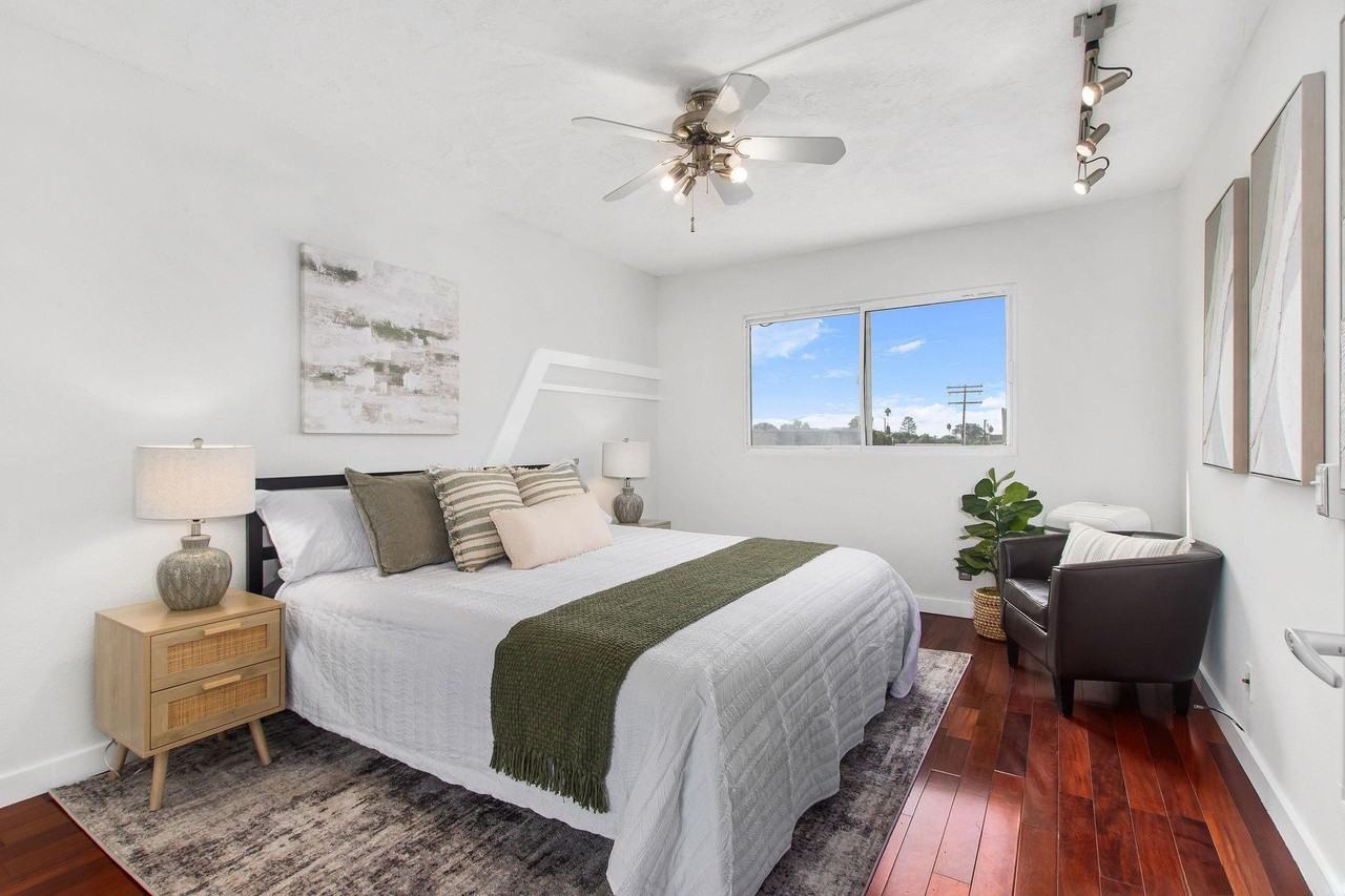 1645 Emerald St - Photo 2 of 12