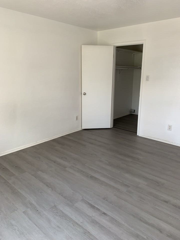 1000 Meadowlark Ct Se - Photo 4 of 15