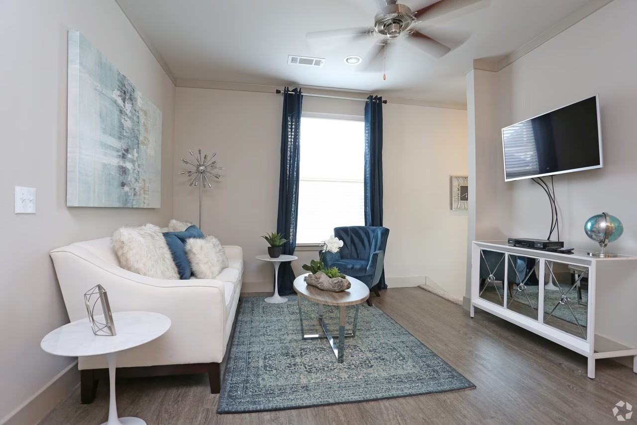 494 North Humble Street #KLG2 - Photo 5 of 16