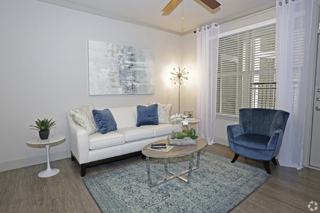 494 North Humble Street #KLG2 - Photo 6 of 16