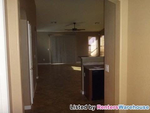 10618 W Windsor Ave - Photo 3 of 15