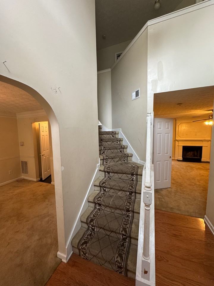 739 Tara Bend - Photo 3 of 39