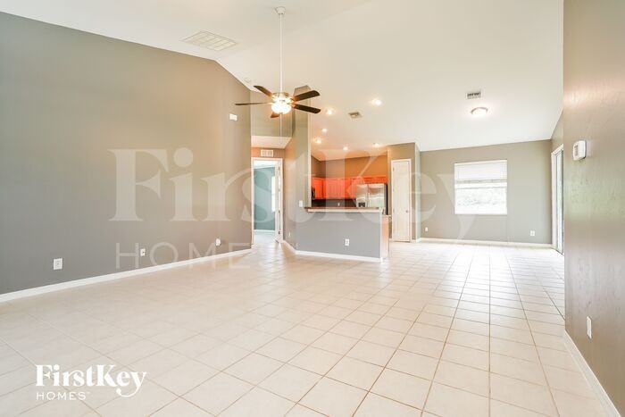 6040 Stratton Rd - Photo 3 of 15