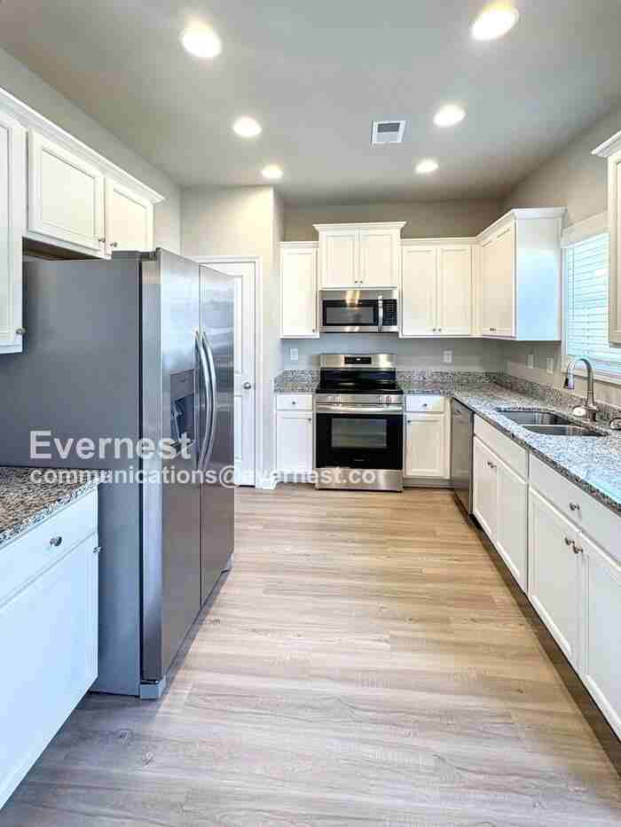 126 Culver St - Photo 2 of 25