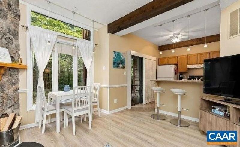 718 LAURELWOOD CONDOS - Photo 2 of 17