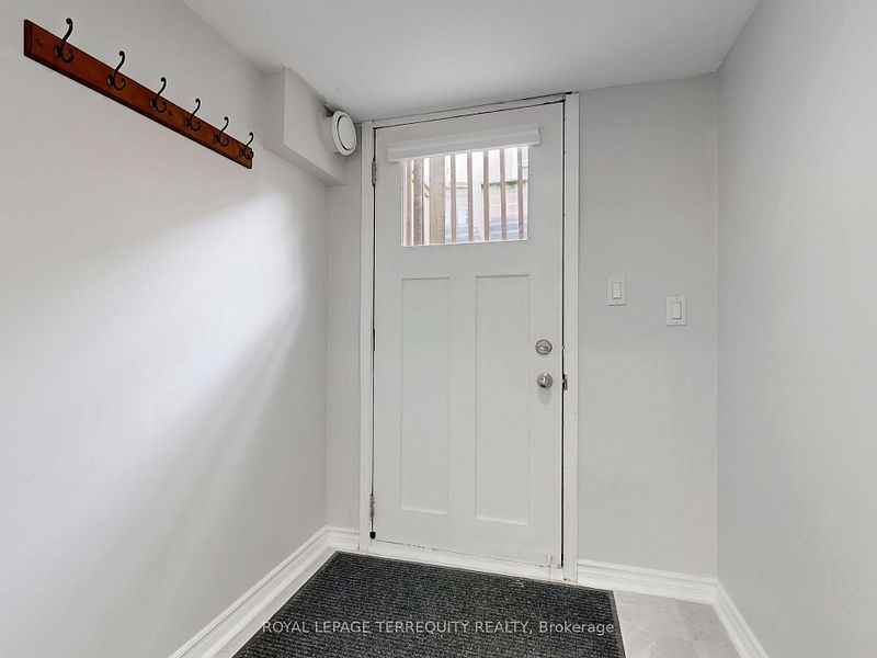 33 Mendip Crescent - Photo 2 of 24