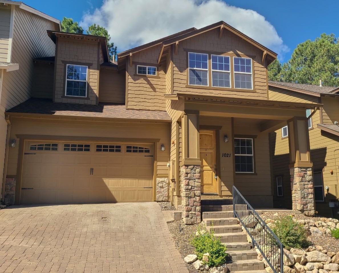 1021 E Sterling Ln - Photo 2 of 20