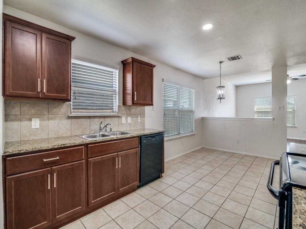 2476 French Street - Photo 5 of 25