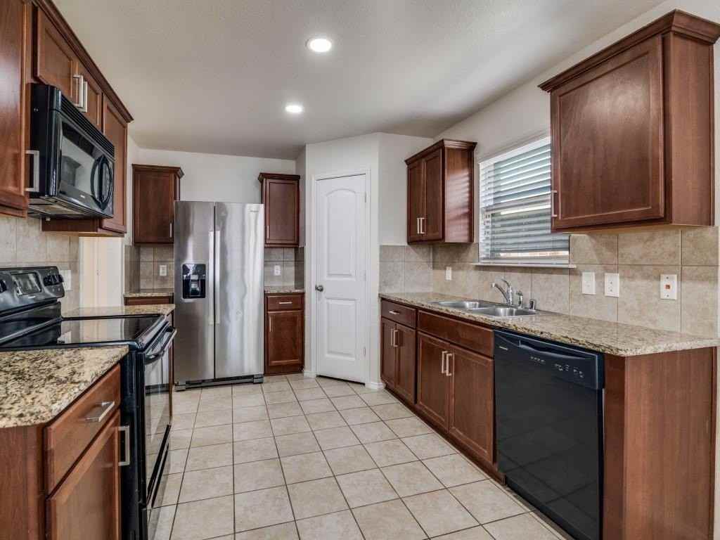 2476 French Street - Photo 6 of 25