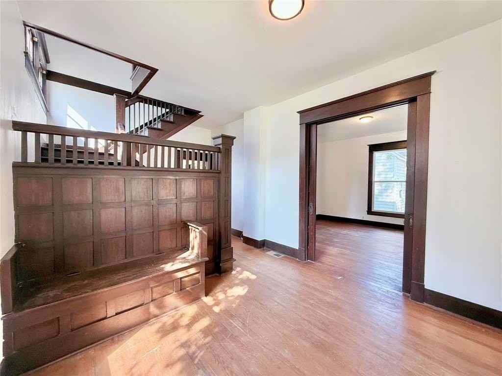 517 W Hull St - Photo 3 of 33