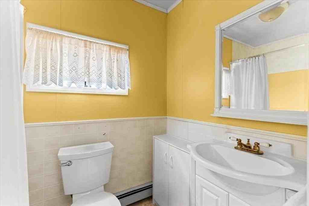 17 Waverly St - Photo 3 of 5