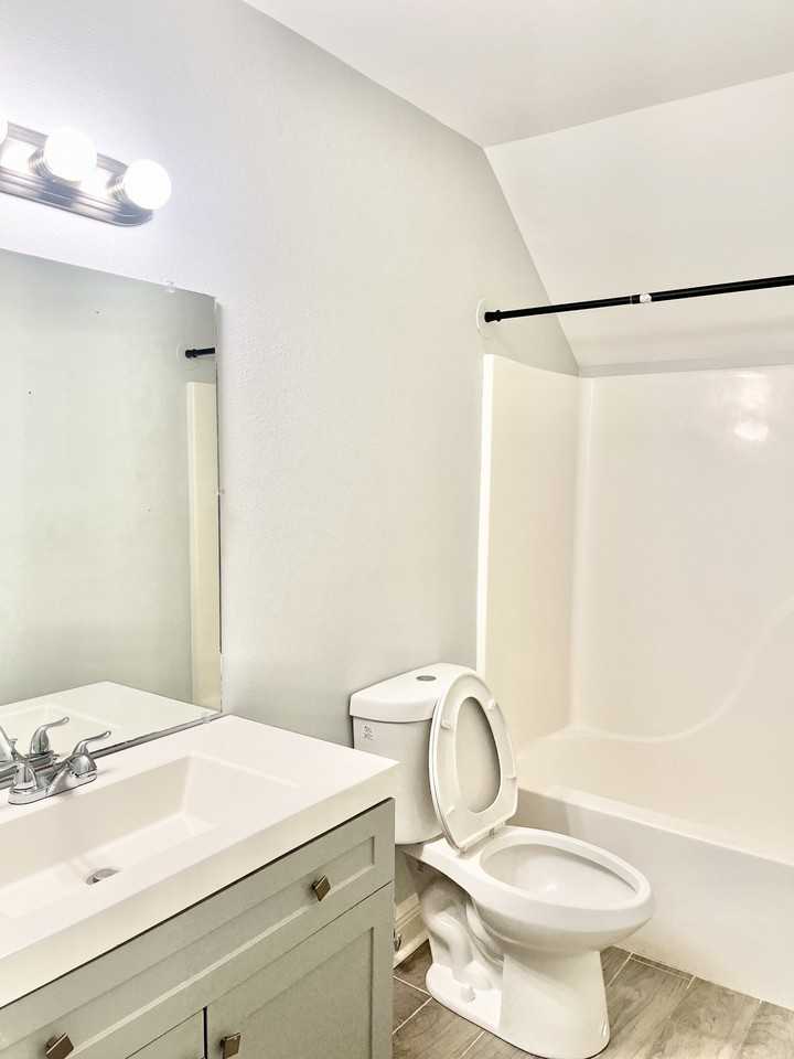 11125 Cabot Ave - Photo 2 of 11