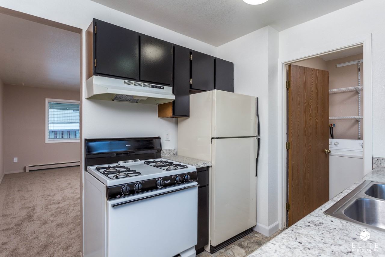 8121 E 16th Ave #3 - Photo 3 of 10