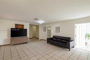 3925 Southwest 88th Place - Photo 1 of 1
