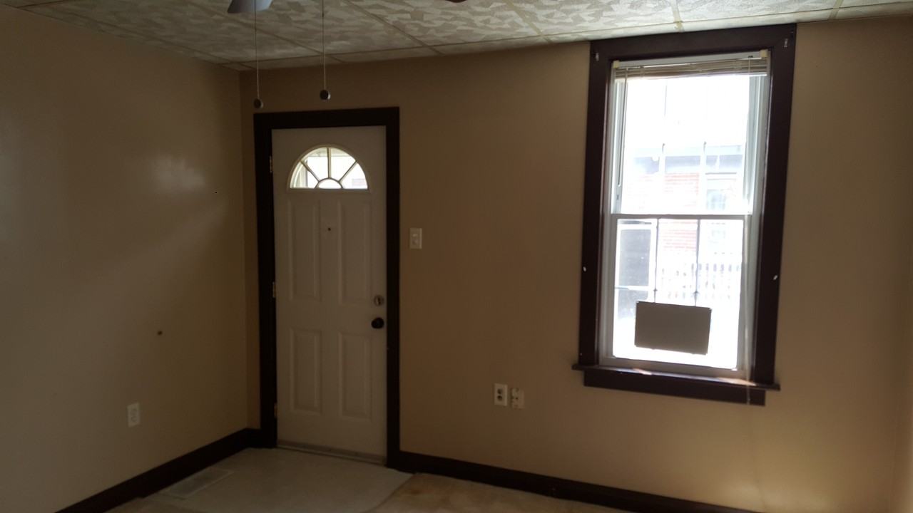 430 New St - Photo 2 of 14