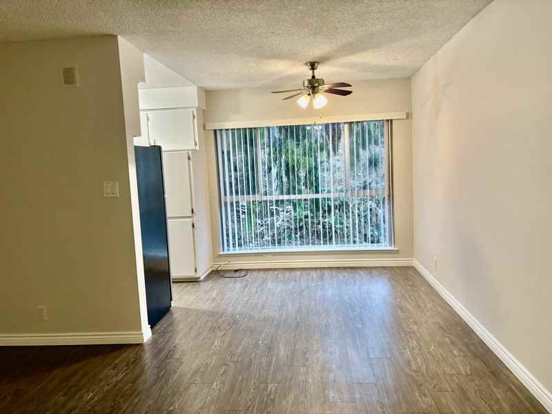 1595 E Chevy Chase Dr #24 - Photo 3 of 10