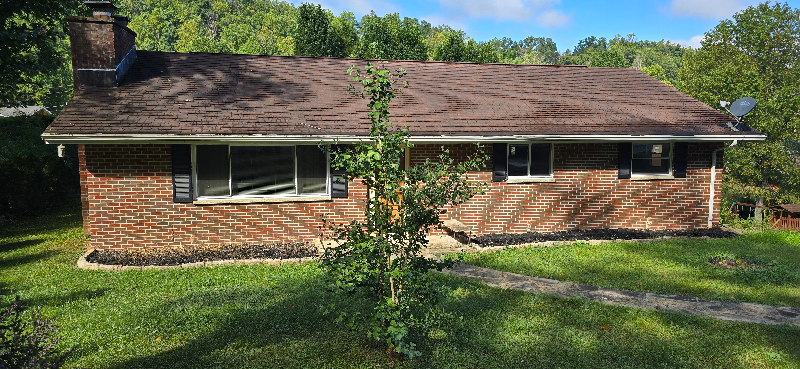 1801 Oakwood Dr - Photo 2 of 20