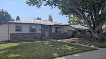 featured image of 8 17th Ave S