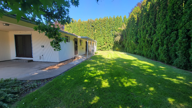 181 Blossom Way - Photo 3 of 15