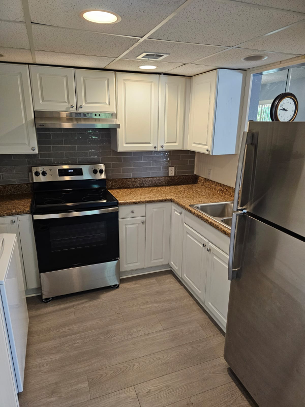 1678 Nw 56th Ave - Photo 2 of 13