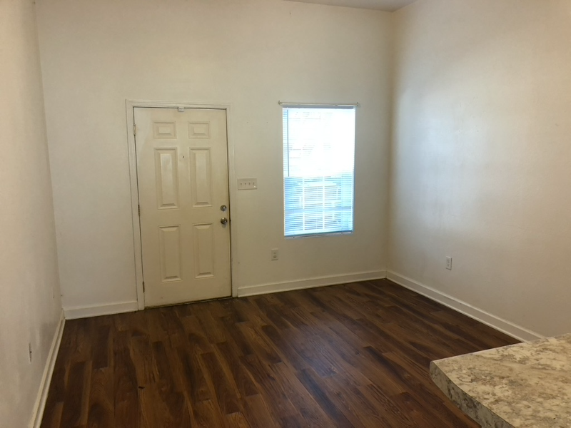 418 Circle H Dr #420 - Photo 3 of 9