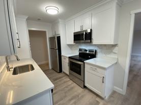 90 Heritage Vlg #D - Photo 1 of 1