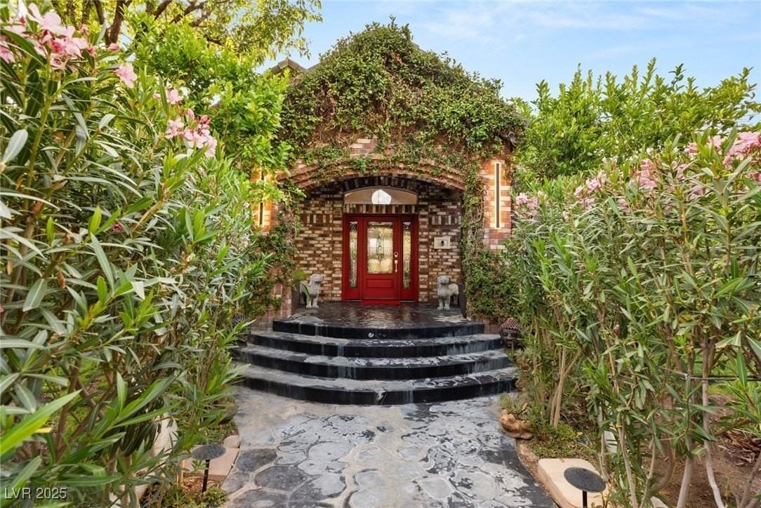 3004 Astoria Pines Cir - Photo 2 of 50