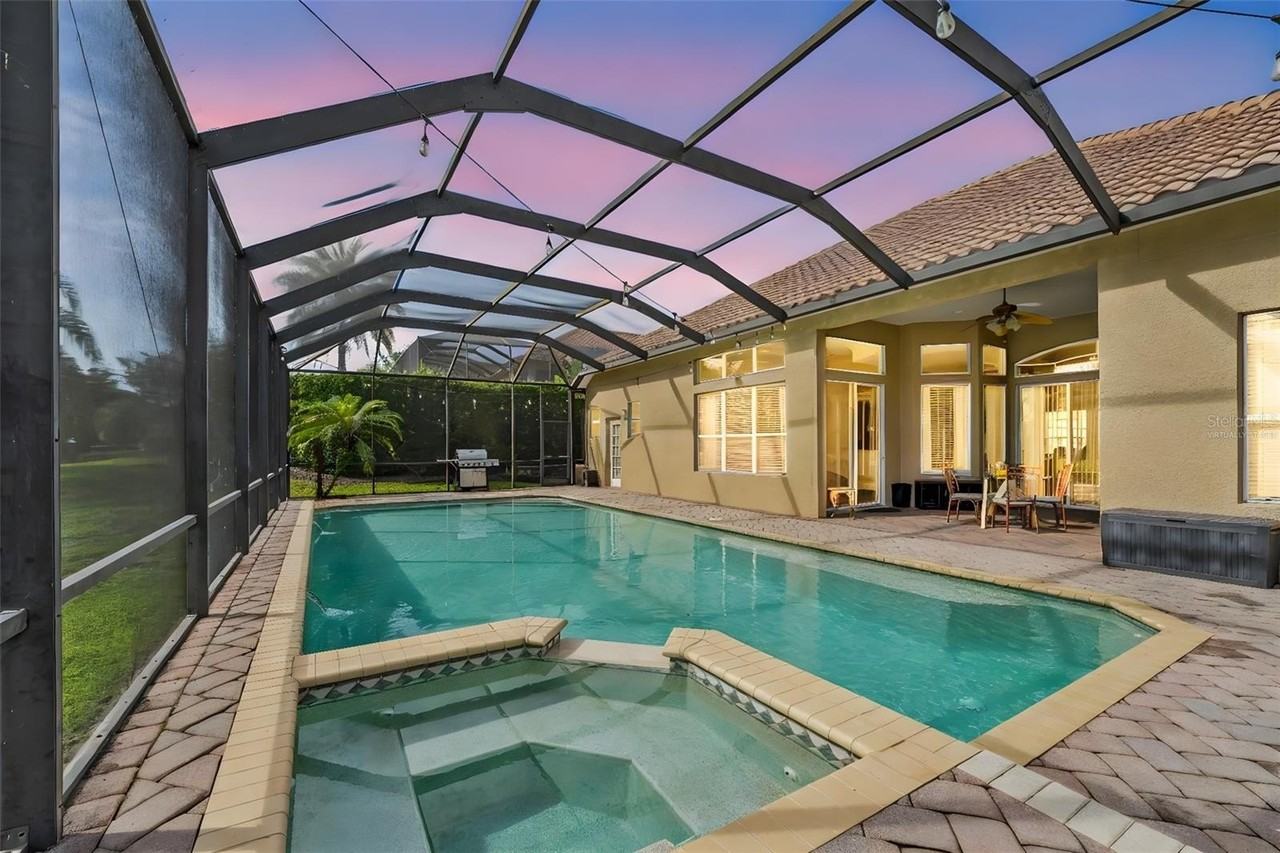 344 Chadwick Dr - Photo 5 of 50