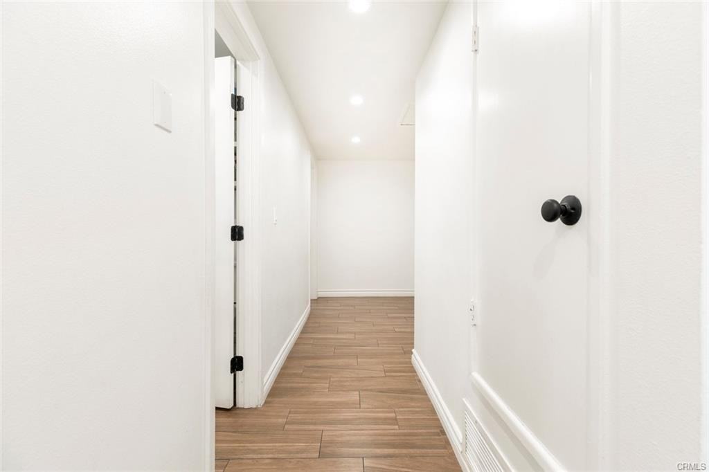 27964 Carvel Dr - Photo 3 of 8