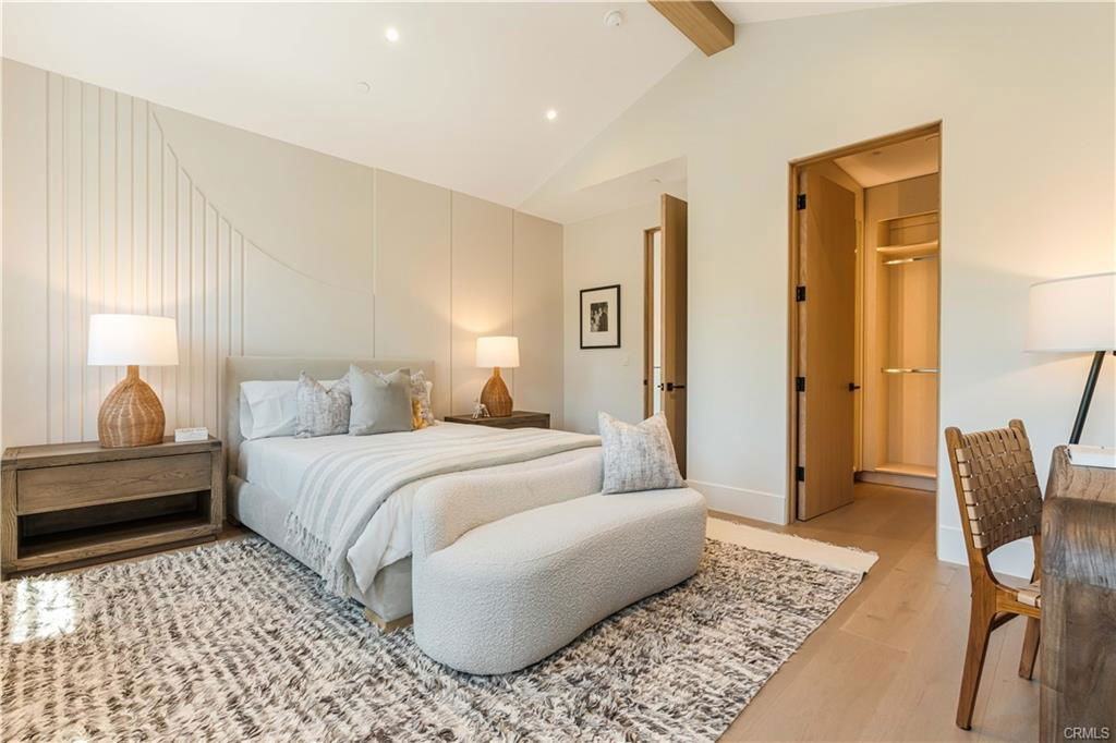 16711 Moorpark St - Photo 2 of 8