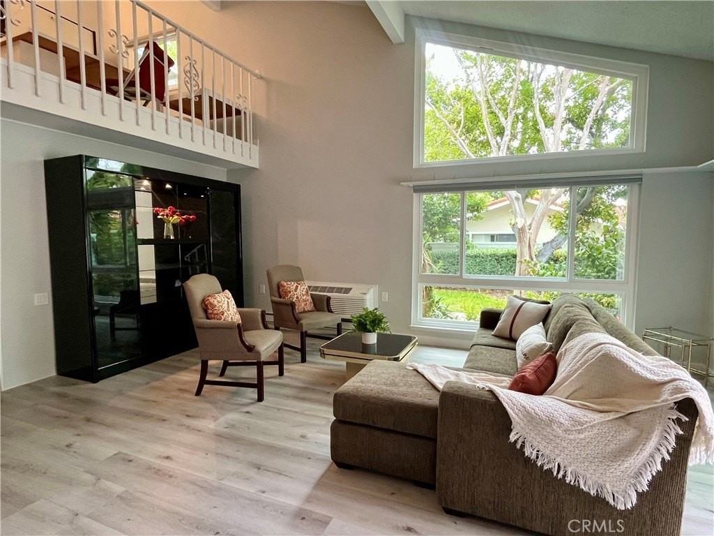 2057 Via Mariposa E #B - Photo 5 of 28