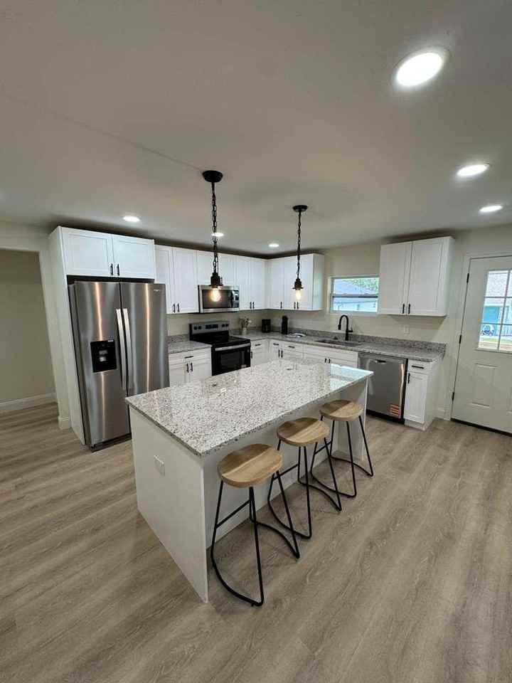 North Oak Avenue - Photo 6 of 8