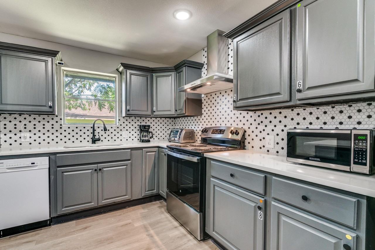 Pennridge Lane - Photo 5 of 7