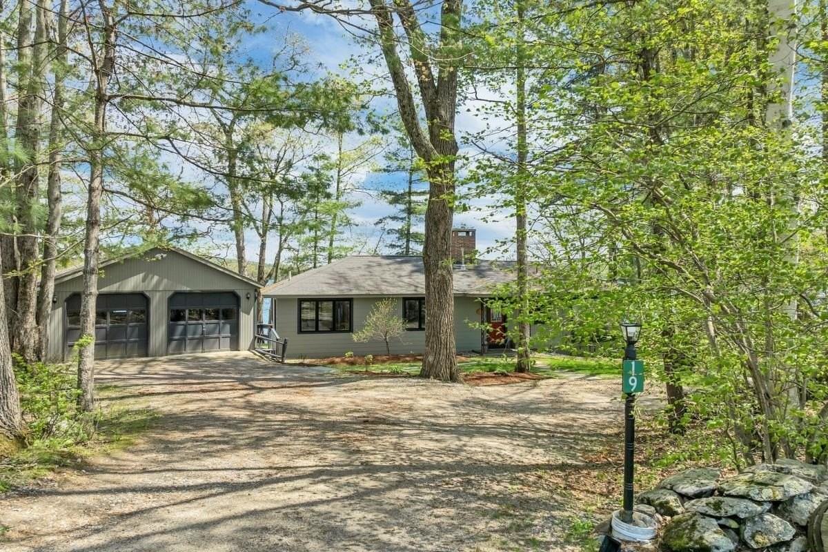 19 Mirror Lake Drive - Photo 4 of 27