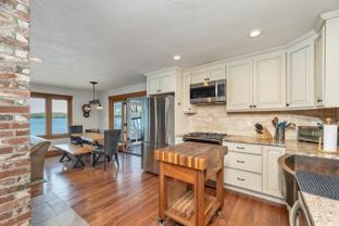19 Mirror Lake Dr - Photo 1 of 1