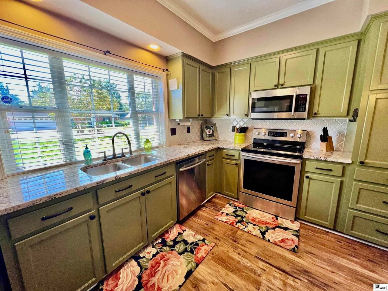 207 Knoll Creek Cir - Photo 4 of 12