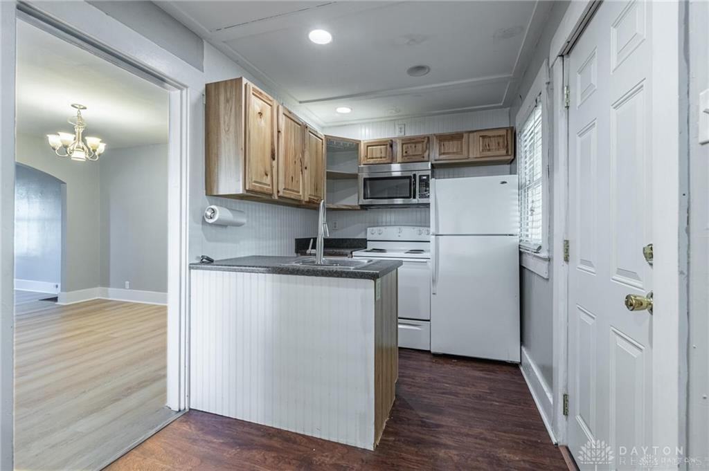 9 S Maple Ave ##7 - Photo 7 of 15