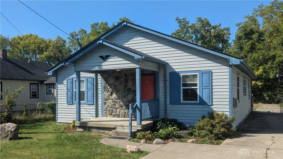 7925 3rd St - Photo 2 of 16