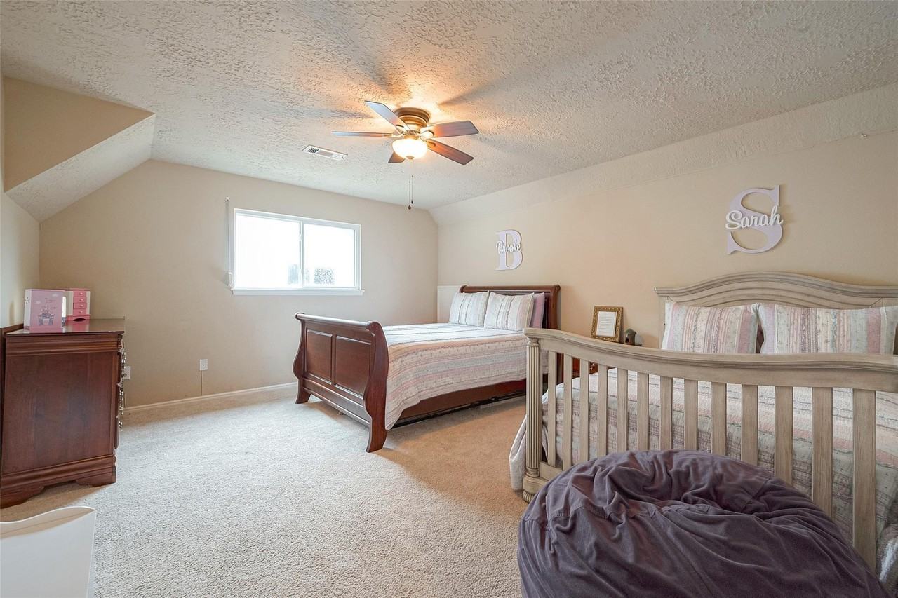 8114 Fernbrook Ln - Photo 7 of 15