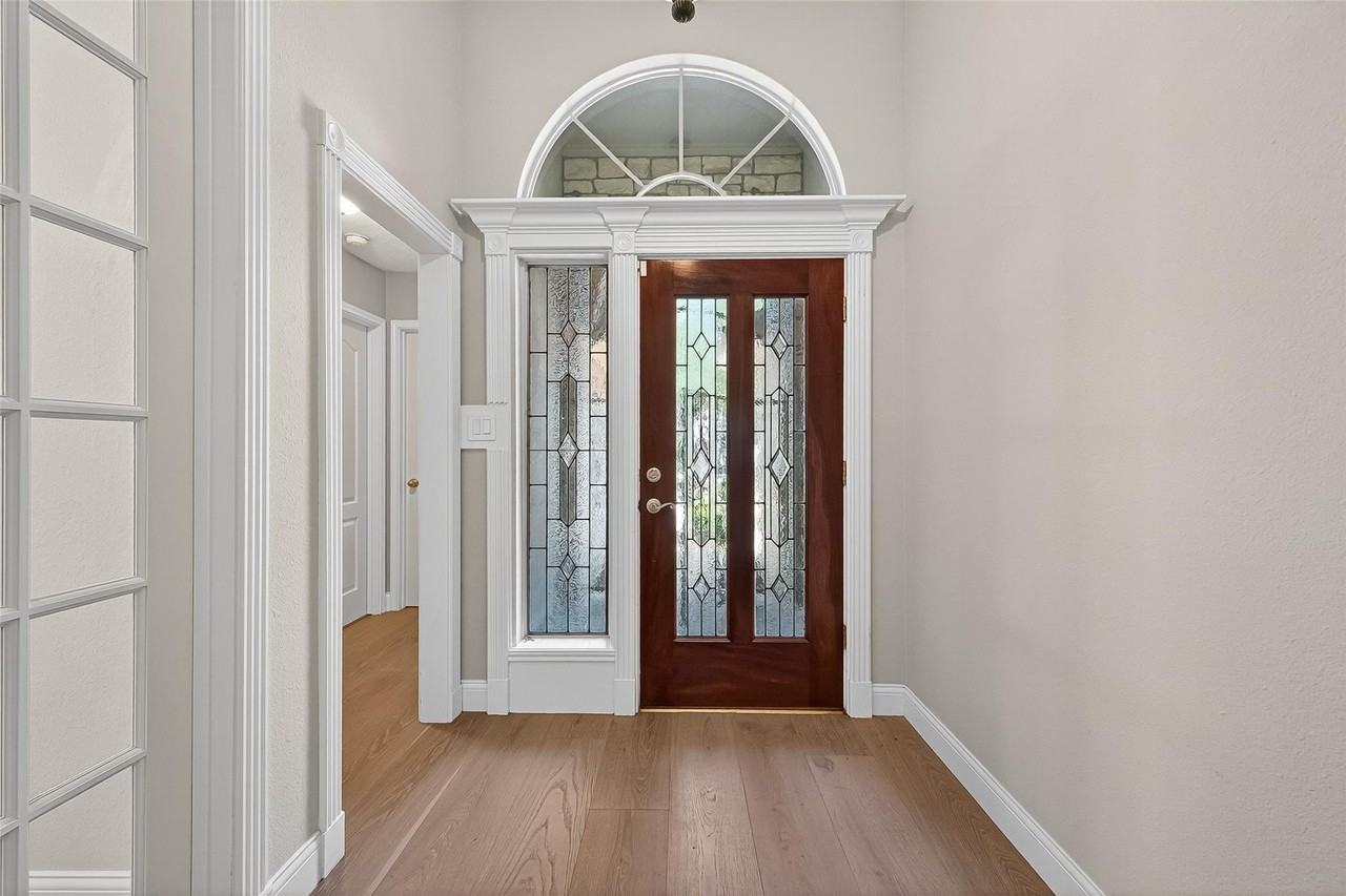 1106 Parkhaven Lane - Photo 4 of 44