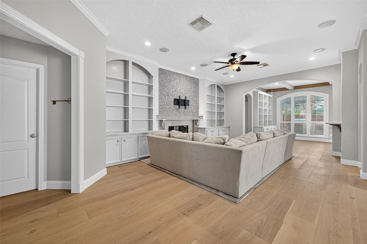 1106 Parkhaven Lane - Photo 5 of 44